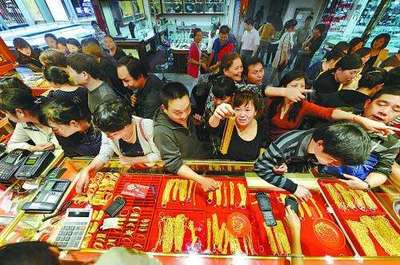 財(cái)鑫聞|黃金價(jià)格創(chuàng)8年新高 套牢7年的中國(guó)大媽終于“解套”了